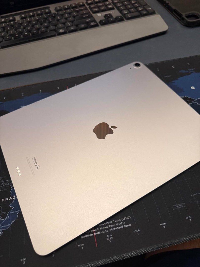 Ipad 6th Gen M2 13inch 256gb Starlight (Category: iPad) located in Caloocan City. Submitted by jinsplayground (Listing ID 1471158771, Image 1). Description: - Model: iPad Air 6th Generation (M2 chip) - Screen Size: 13-inch Liquid Retina display - Storage Capacity: 256GB - Color: Starlight - Condition: Excellent, well-maintained with clean exterior and camera lens - Shipping: Fee will be charged to the buyer - Payment: I dont do COD po, 50%dp or f