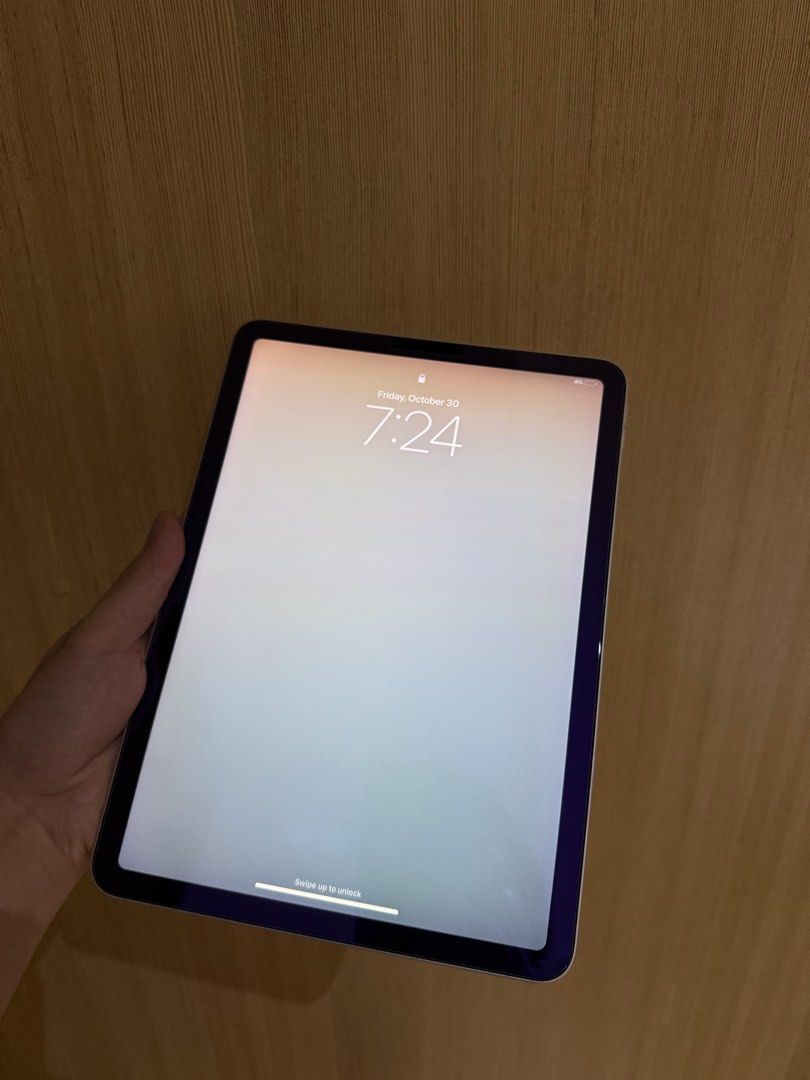 iPad Air 4 Apple (Category: iPad) located in Taguig. Submitted by _carlosv (Listing ID 1471233763, Image 2). Description: For Sale Used iPad Air 4 11 inch 64GB Silver Price: Php 20,000 - Inclusions: With box, used cable and adaptor - Minimal scratches on back - Used with glass tempered glass since day RFS: Don’t get to use.