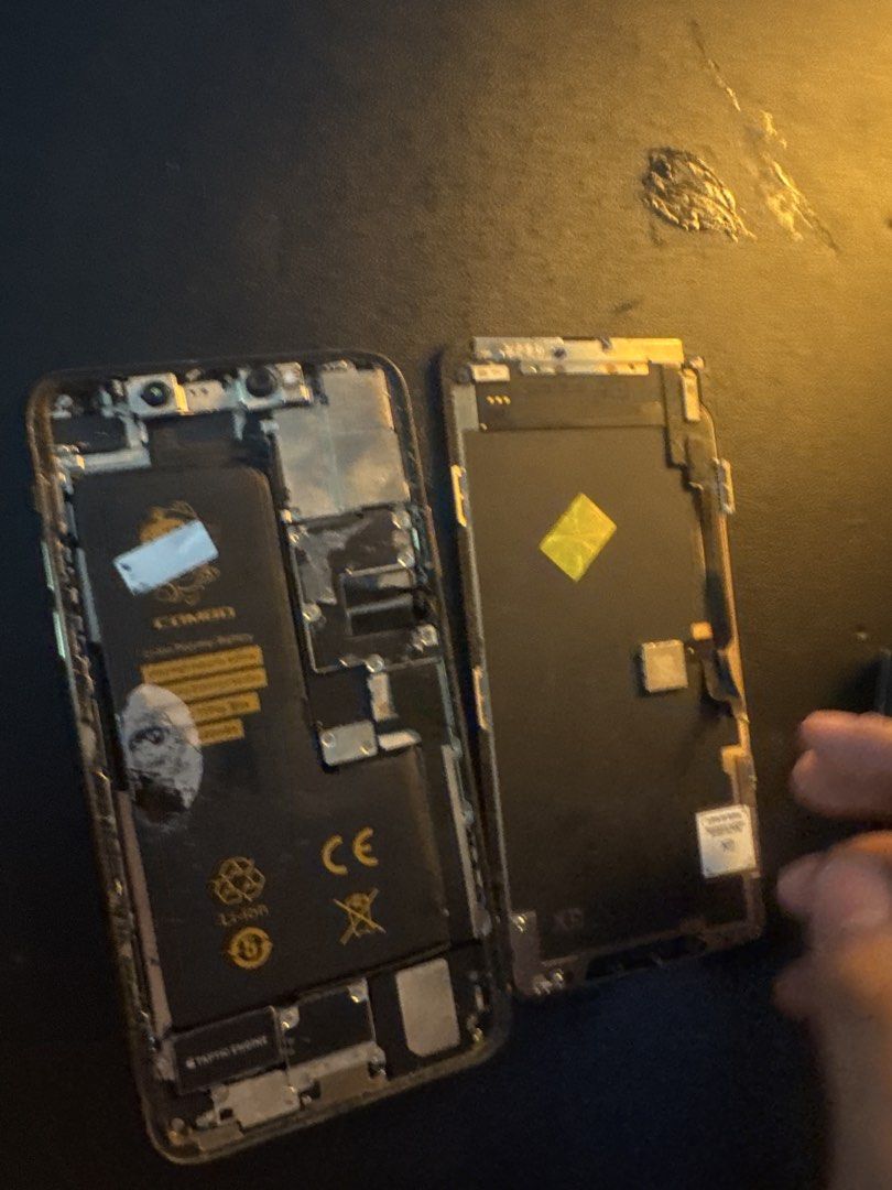 Iphone 11 pro max (for parts) (Category: iPhone 11 Series) located in Bacoor. Submitted by oddlion.899135 (Listing ID 1471198077, Image 2). Description: Iphone 11 pro max For parts Has a history of repair price is negotiable .