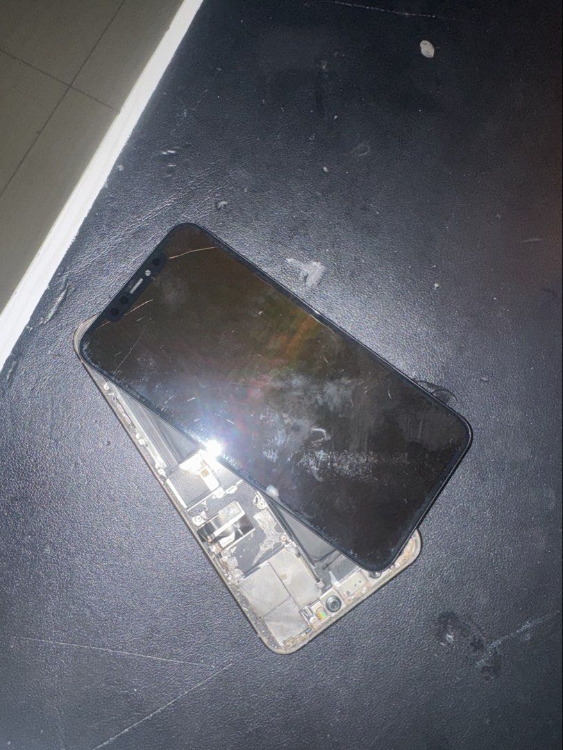 Iphone 11 pro max (for parts) (Category: iPhone 11 Series) located in Bacoor. Submitted by oddlion.899135 (Listing ID 1471198077, Image 1). Description: Iphone 11 pro max For parts Has a history of repair price is negotiable .