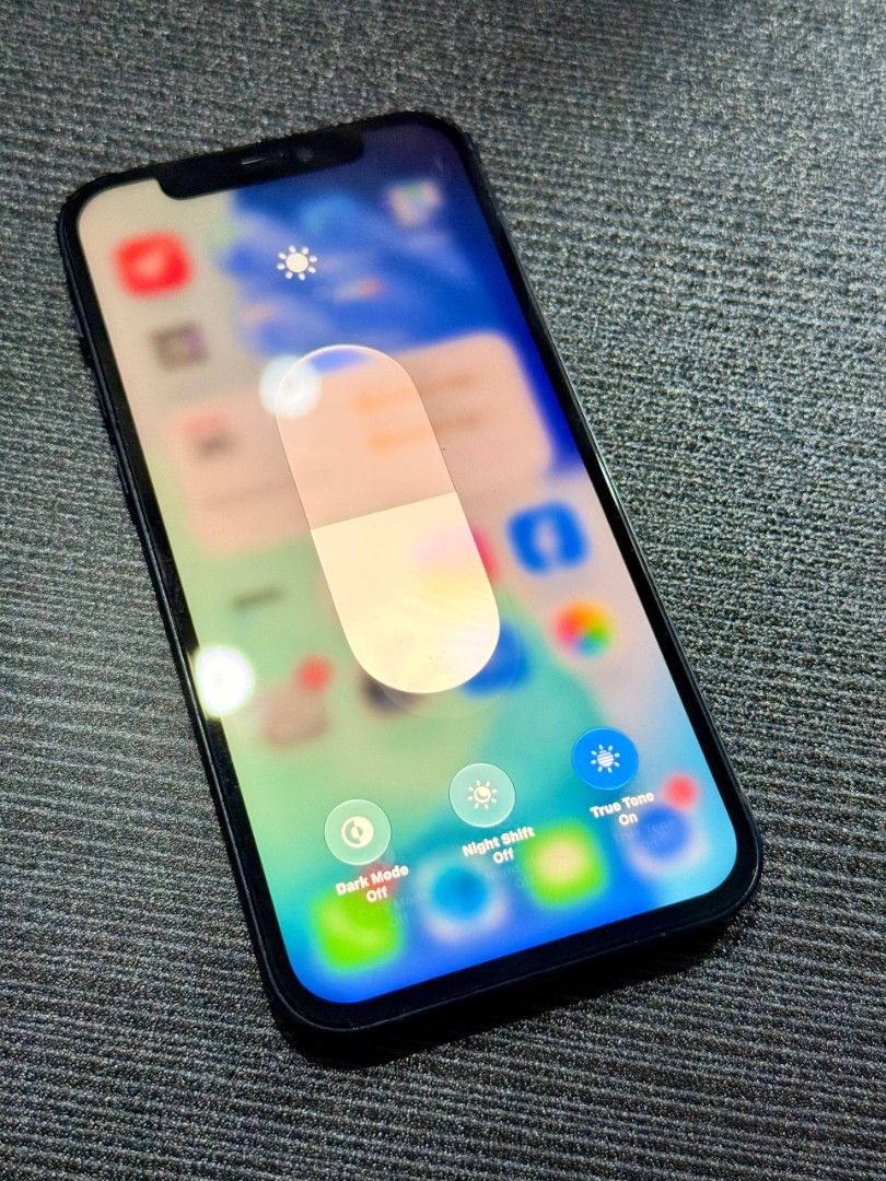 iphone 12 256GB Factory Unlocked (Category: iPhone 12 Series) located in Las Pinas. Submitted by traderzens (Listing ID 1471273710, Image 2). Description: PLEASE READ/BASAHIN MUNA SELLING AS IS 9000 FIX 📱 iPhone 12 5G | 256GB | FU ANY SIM • BH 100% (Genuine) • OLED Replacement Screen w/ True Tone ✅ • NO iCloud ✅ • Inclusions: Unit, Cord & Case ONLY 8.5/10 Physical Condition – signs of use/slight paint chips ⚠️ Issues: • FACE ID working, it can r