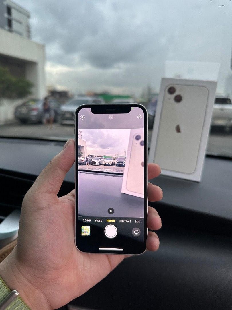 iPhone 12 mini 128GB, White, Openline (Category: iPhone 12 Series) located in Caloocan City. Submitted by jeibry21 (Listing ID 1471264925, Image 3). Description: - Openline - 128GB - 88% BH - Still at iOS 15 (updatable to ios 27) - Pre-owned, Original - All Working - No Performance Issues - Rep Box - Sim Ejector - Rep Cable - Case - Tempered Glass.