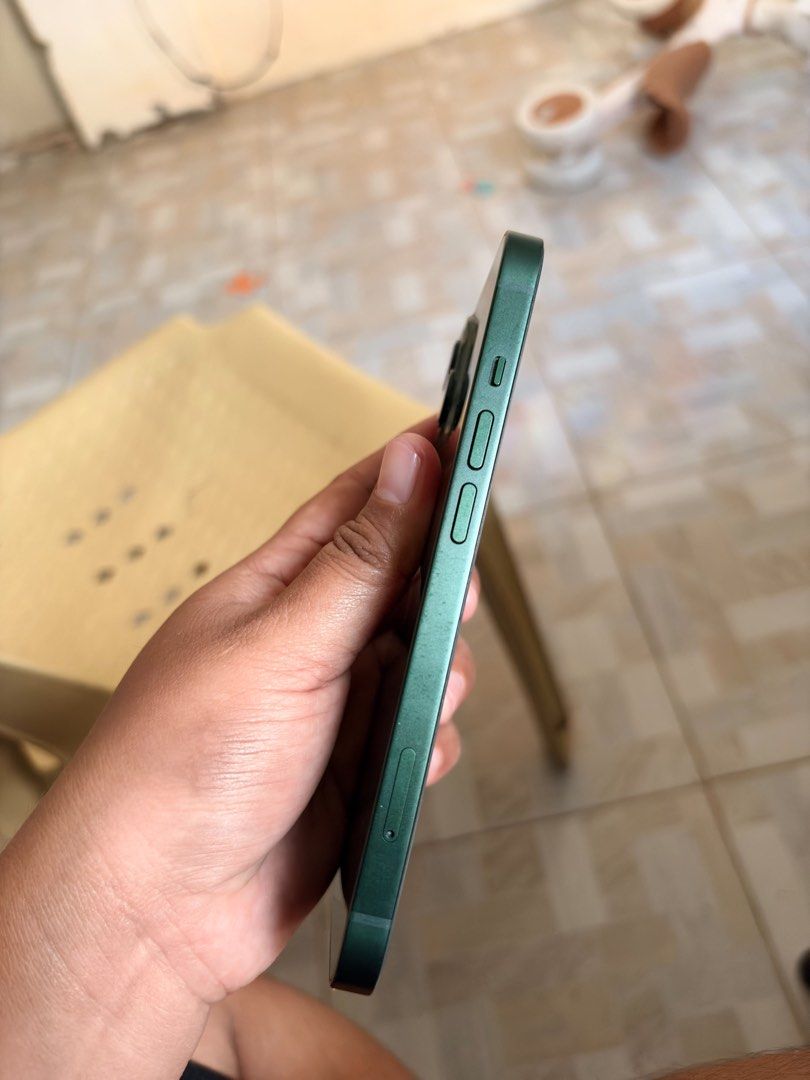 iPhone 13 (Category: iPhone 13 Series) located in Tarlac. Submitted by lunoxx04 (Listing ID 1471123085, Image 3). Description: With box charger 6 phone case 81% battery health ZPA variant For pick up only.