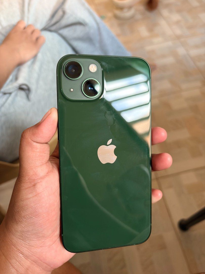 iPhone 13 (Category: iPhone 13 Series) located in Tarlac. Submitted by lunoxx04 (Listing ID 1471123085, Image 1). Description: With box charger 6 phone case 81% battery health ZPA variant For pick up only.