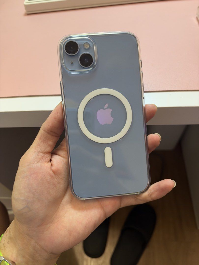 iPhone 14 Plus (128GB, Blue) (Category: iPhone 14 Series) located in Paranaque City. Submitted by jangmanwol00 (Listing ID 1471251473, Image 2). Description: rfs: upgrading kakapalit lang ng battery (replaced with yoobao best replacement battery) no issues aside sa discoloration sa camera lens unit and case only.