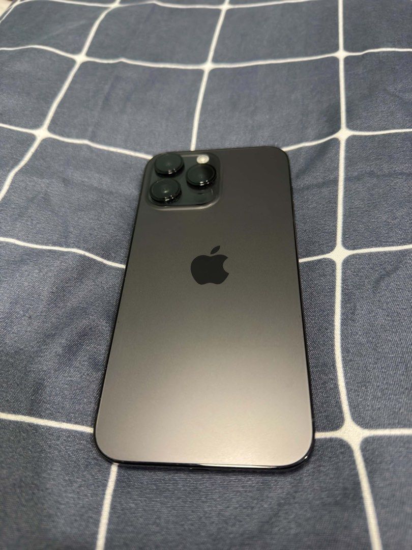 IPHONE 14 PRO MAX (Category: iPhone 14 Series) located in Manila. Submitted by zmsalonga (Listing ID 1471293345, Image 2). Description: PWEDE SA MAARTE COMPLETE BOX WITH ORIGINAL CHARGER NO ISSUE OR HISTORY OF REPAIR.