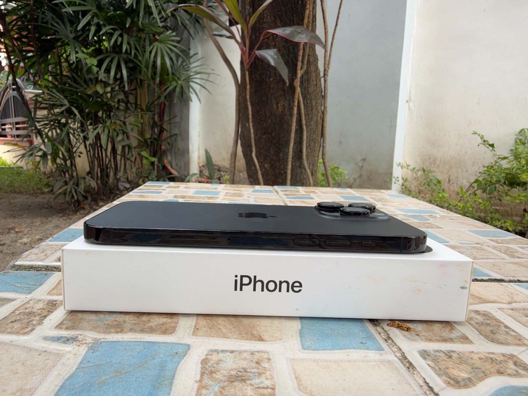 iPhone 14 Pro Max 256gb Factory Unlocked (Category: iPhone 14 Series) located in Binan City. Submitted by zel.escapist (Listing ID 1471163935, Image 3). Description: Good as new With box and manuals ( Same IMEI ) Any sim will do 78% Battery Health Pm for more info.