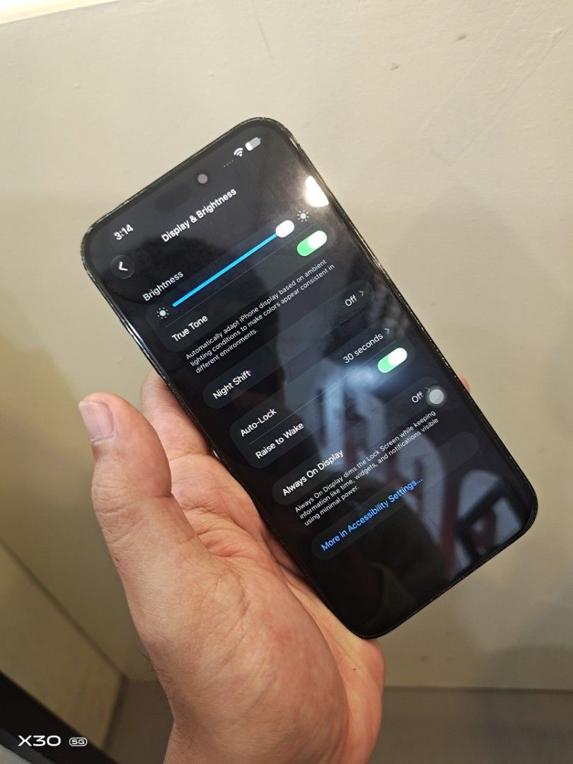 Iphone 14 promax (Category: iPhone 14 Series) located in Manila. Submitted by jamesbenri13777 (Listing ID 1471216262, Image 3). Description: forsale or swap bacoor cavite ako 14 promax 256gb openline may truetone may faceid pwede ireset pwede iupdate unit only gana lahat 76% batt orig .