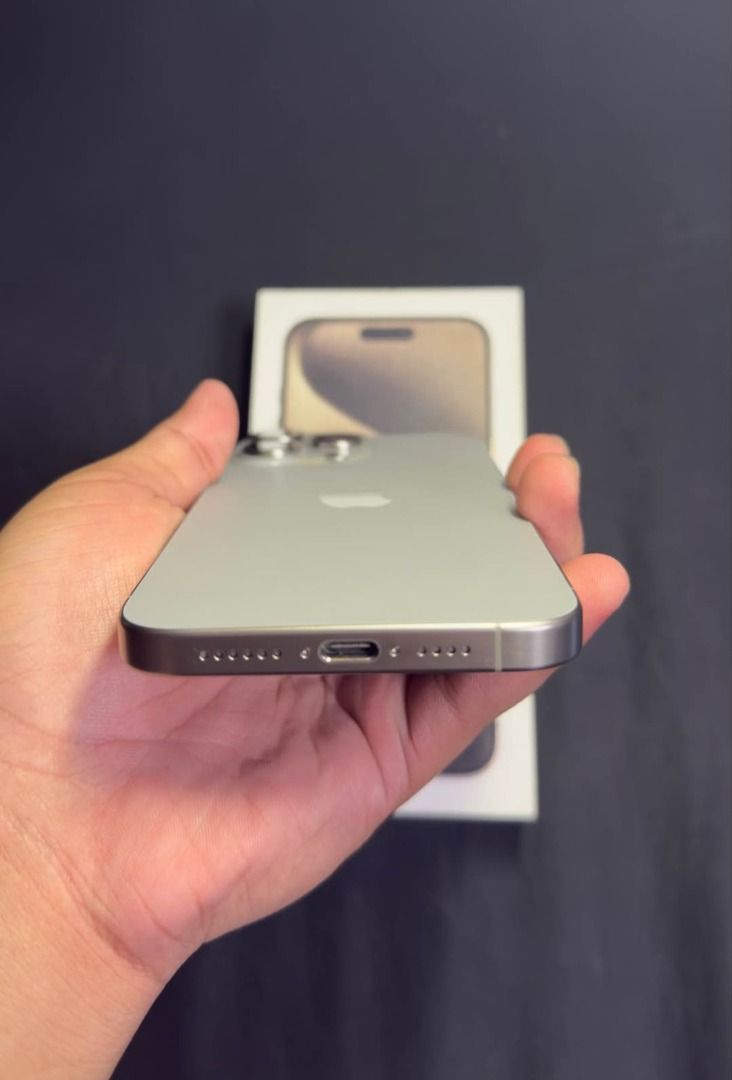 Iphone 15 pro max (Category: iPhone 15 Series) located in Caloocan City. Submitted by bravefalcon_13b4e6 (Listing ID 1471184219, Image 2). Description: 20k No issue No history repair All original Rfs. Emergency rush..