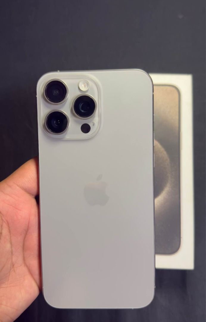 Iphone 15 pro max (Category: iPhone 15 Series) located in Caloocan City. Submitted by bravefalcon_13b4e6 (Listing ID 1471184219, Image 3). Description: 20k No issue No history repair All original Rfs. Emergency rush..