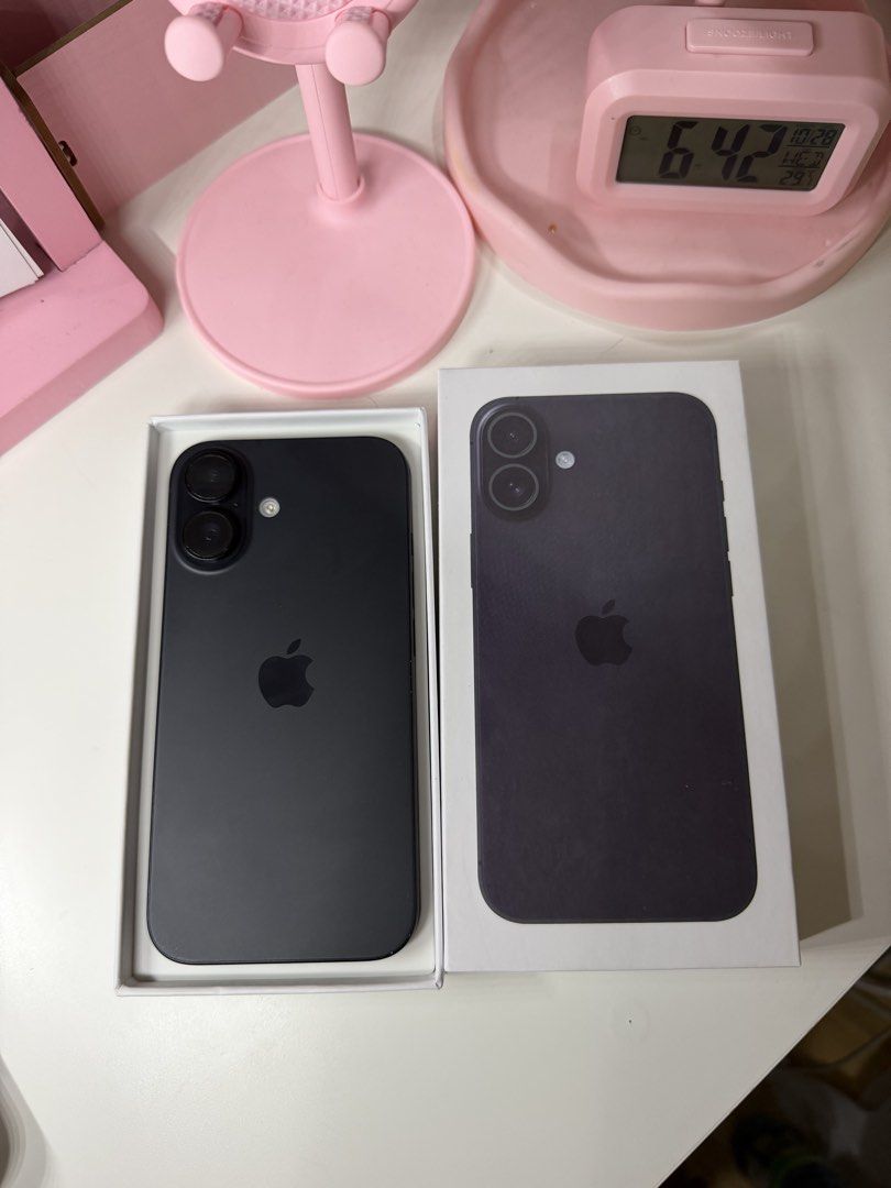 IPHONE 16 256GB (Category: iPhone 16 Series) located in Manila. Submitted by yishaaaalim (Listing ID 1471245186, Image 1). Description: IPHONE 16 (BLACK TITANIUM)🖤 ₱35,500 only -256gb -90% original battery health -smooth performance -allworking -true tone/face id -ntc approved -unli check/reset upon meet up -dents and scratches only inclusions: unit and case and replacement box 📍marikina open for meet up.