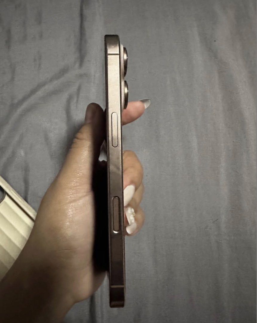 Iphone 16 pro (Category: iPhone 16 Series) located in Mandaluyong City. Submitted by mcrsld (Listing ID 1471162442, Image 3). Description: Iphone 16 pro 256gb with box.
