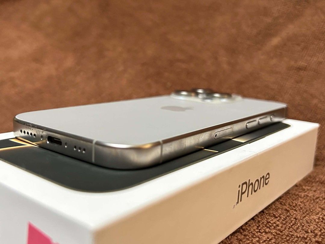 Iphone 16 pro 256GB (Category: iPhone 16 Series) located in Quezon City. Submitted by goodgadgets_hub (Listing ID 1471157415, Image 3). Description: 📱 iPhone 16 PRO — 256 GB Price: ₱43,000 — slightly negotiable Factory Unlocked • No SIM Restrictions Battery Health: 89% Condition: No scratches • Looks brand new ⚠️ No hidden issues • Fully working 📦 What you get: Unit and Original box 📍 Location: Quezon City (Sm north, Cubao, Shangri la, One Aya