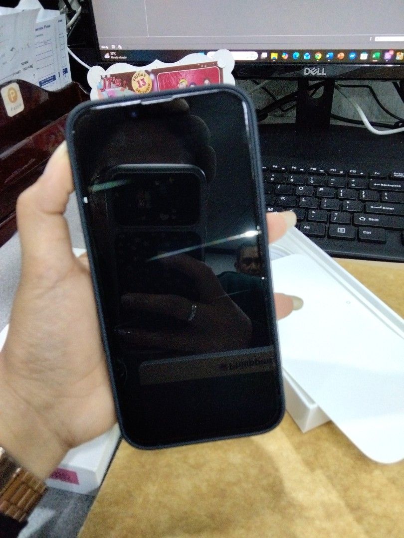 iPhone 16e (Category: iPhone 16 Series) located in Taguig. Submitted by choiisexyy (Listing ID 1471188175, Image 3). Description: - Model: iPhone 16e - Color: Black - Storage: 128GB - Condition: Likenew, in pristine condition - Bought it in Powermac ,The Podium Ortigas - Meetup Location: SM Megamall (EDSA cor Doña Julia Vargas Ave) or Manila RFS: May iPhone 18 na. 😅.