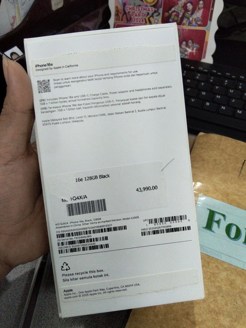 iPhone 16e (Category: iPhone 16 Series) located in Taguig. Submitted by choiisexyy (Listing ID 1471188175, Image 2). Description: - Model: iPhone 16e - Color: Black - Storage: 128GB - Condition: Likenew, in pristine condition - Bought it in Powermac ,The Podium Ortigas - Meetup Location: SM Megamall (EDSA cor Doña Julia Vargas Ave) or Manila RFS: May iPhone 18 na. 😅.