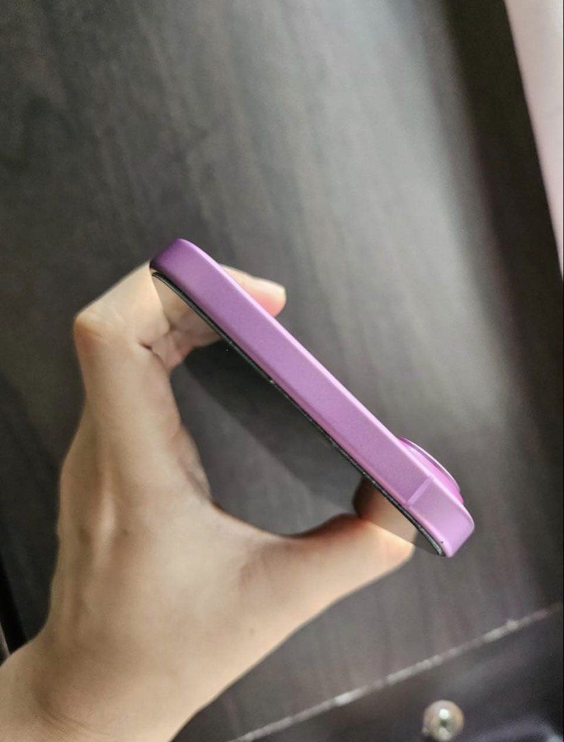 iPhone 16plus 256gb Globelocked (Category: iPhone 16 Series) located in Manila. Submitted by atisayra (Listing ID 1471150628, Image 2). Description: - Model: iPhone 16 Plus - Storage: 256GB - Color: Pink (Aesthetic and stylish design) - Condition: Excellent physical condition with clean sides and back (Layered condition 7) - Battery Health: 91% with normal performance - Location: Available for meetup at Trees Residences, Quezon City -Unit and box