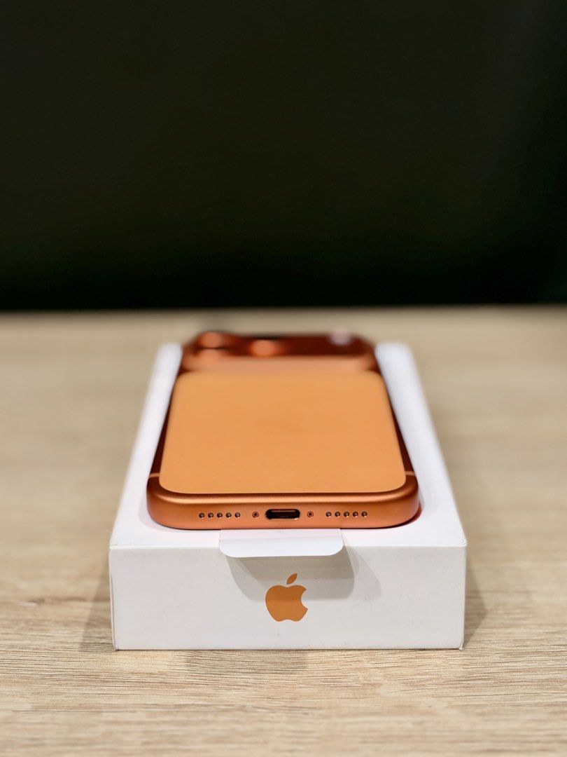 iPhone 17 Pro 256GB Cosmic Orange (Category: iPhone 17 Series) located in Quezon City. Submitted by engineerpat04 (Listing ID 1471131249, Image 3). Description: Here's the last deal for this month! Get this iPhone 17 Pro 256GB in Cosmic Orange for only PHP 56549. Hoping you won't miss this. :p Grade: A-1. For more information, check out 'Guide: Classification of Pre-Activated iPhones', https://carousell.app.link/gbaYcuNp9mb Important Note: The un