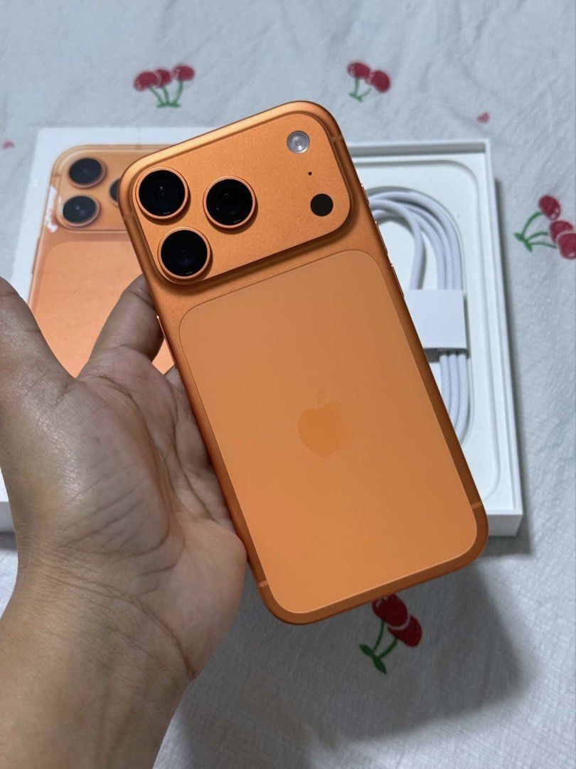 iPhone 17 Pro 256GB Cosmis Orange (Category: iPhone 17 Series) located in Quezon City. Submitted by engineerpat04 (Listing ID 1471131249, Image 3). Description: Here's the last deal for this month! Get this iPhone 17 Pro 256GB in Cosmic Orange for only PHP 56549. Hoping you won't miss this. :p Grade: A-1. For more information, check out 'Guide: Classification of Pre-Activated iPhones', https://carousell.app.link/gbaYcuNp9mb Important Note: The un