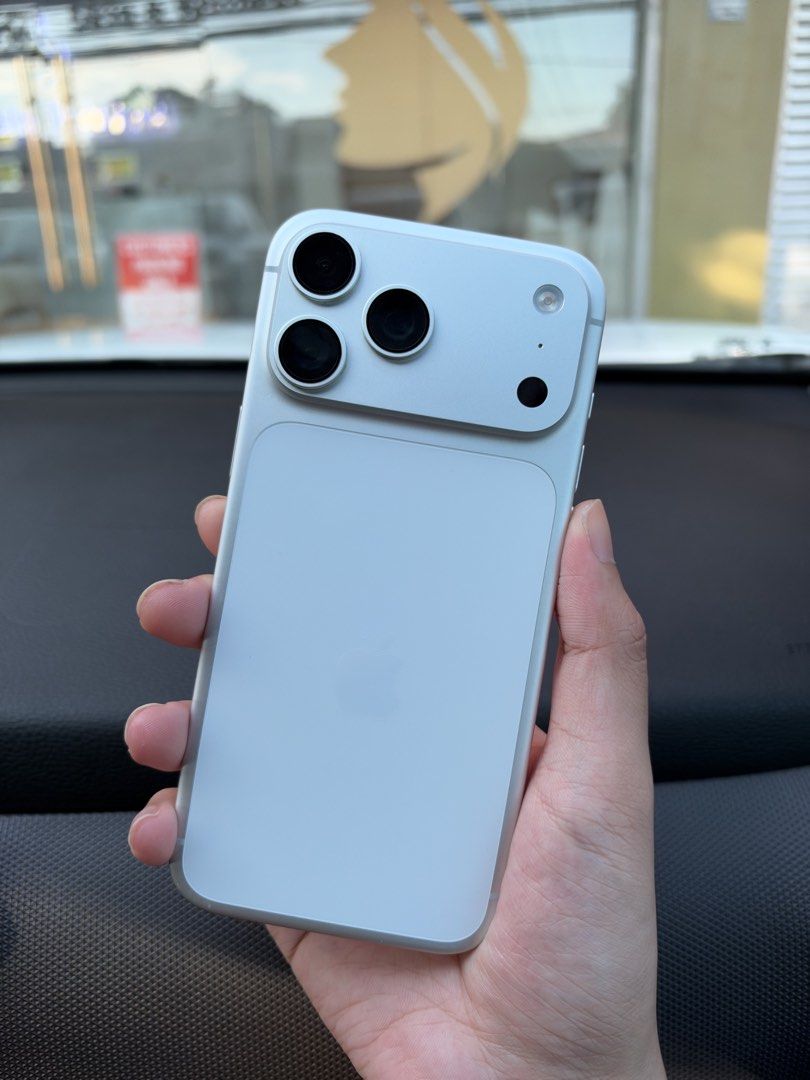 iPhone 17 pro max 256gb (Category: iPhone X Series) located in Manila. Submitted by nellyysantos (Listing ID 1471242948, Image 1). Description: With minor scratches but good as new! No issues at all. 92% BH Bought Nov 2025 (still under warranty) No issues Inclusions: box and brand new belkin cord.