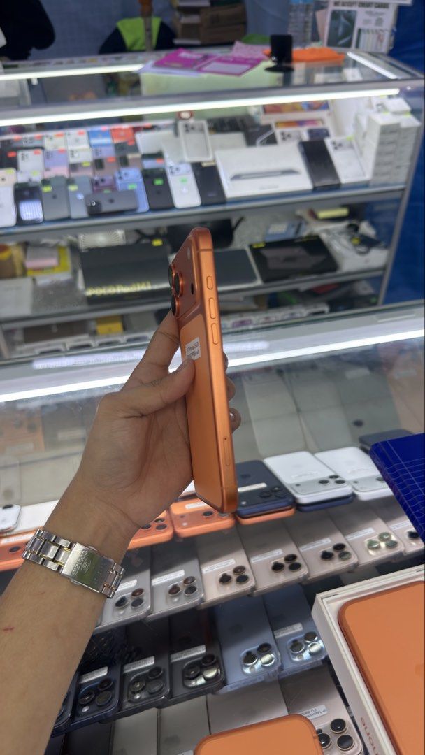 iPhone 17 Pro Max 256gb 99% BH Smart Locked with box (Category: Other Gadgets) located in Manila. Submitted by carimgadgets (Listing ID 1471284604, Image 3). Description: .