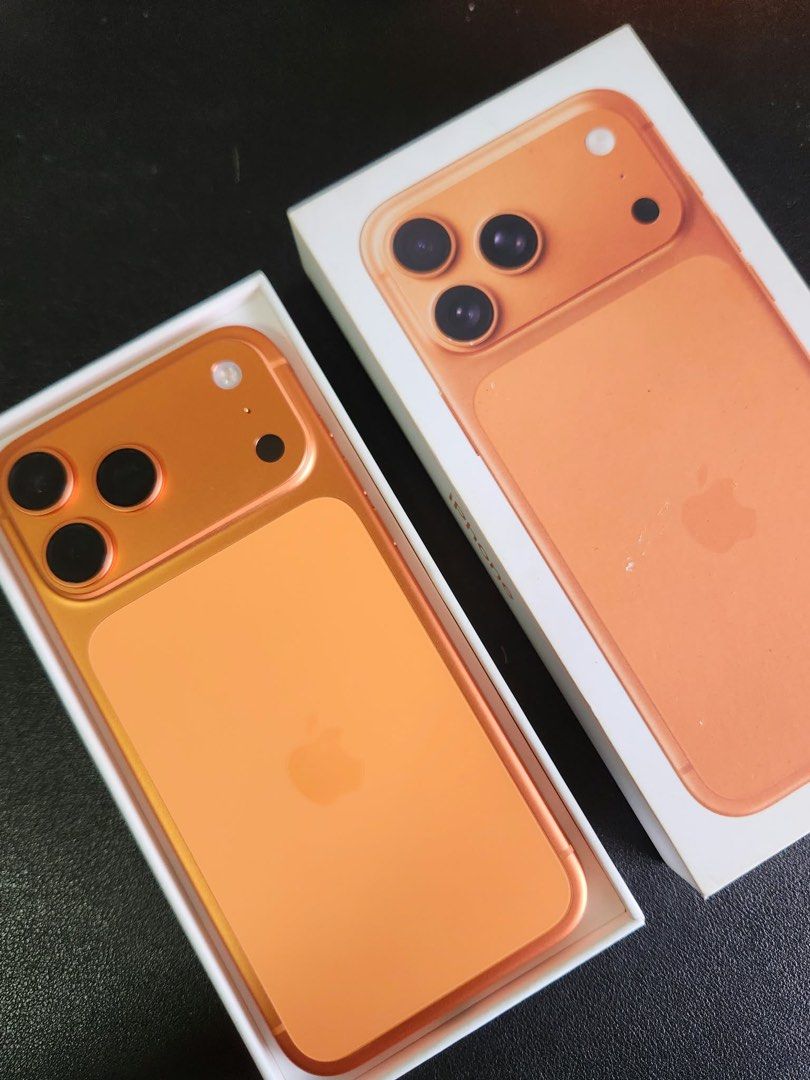 Iphone 17 Pro Max (Smartlocked) (Category: iPhone 17 Series) located in Caloocan City. Submitted by declutterwithgraciaa (Listing ID 1471133248, Image 2). Description: ⚠️ Posted price is last price. Ignore na po sa tatwad. Lady owned Smartlocked Battery Health 100% Apple Limited Warranty until May 2027 Includes: Box Cord Almost 8+ cases (4 of them are from apple mismo) Issue: Minor dent on lower right and left Dent on upper left (accidentally fel