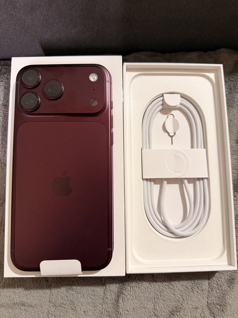 Iphone 18 pro max (Category: iPhone 18 Series) located in Manila. Submitted by genesisgracioso10 (Listing ID 1471133474, Image 1). Description: Open for checking lang Brand new iphone 18 pro max 256 Burgundy .