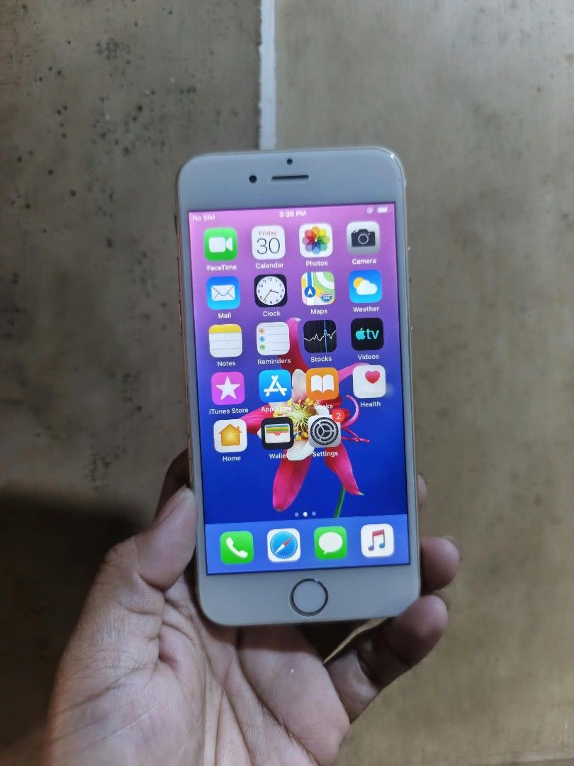iPHONE 6 (Category: iPhone 6 Series) located in Quezon City. Submitted by chel2704 (Listing ID 1471208429, Image 1). Description: iPHONE 6 WITH CHARGER WIRE FIX ₱1600 (GLOBE LOCK) 64GB, 93% BH PANG BACKUP PHONE PANG GIFT PANG NOOD-YT NG KIDS NYO QC COMMONWEALTH MARKET..