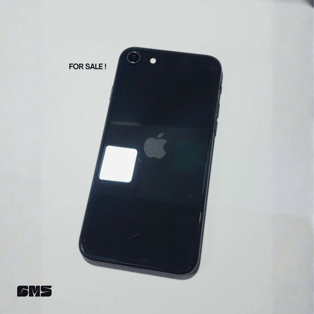 IPHONE SE 2020 (Category: iPhone SE Series) located in Manila. Submitted by tinxxsss (Listing ID 1471288992, Image 2). Description: 🧺 wts lfb ph iPhone SE 64gb Black 🖤 - 🏷️ ₱ 6,000 each only 💸 - in good condition ‼️ - Good as new, no issue ✨ - Never been repaired 🫶🏻 - Batt health: 84% and 86%🔋 - with charger cord, tempered glass (matte) and clear case 📩 dm for questions or reply “mine”.