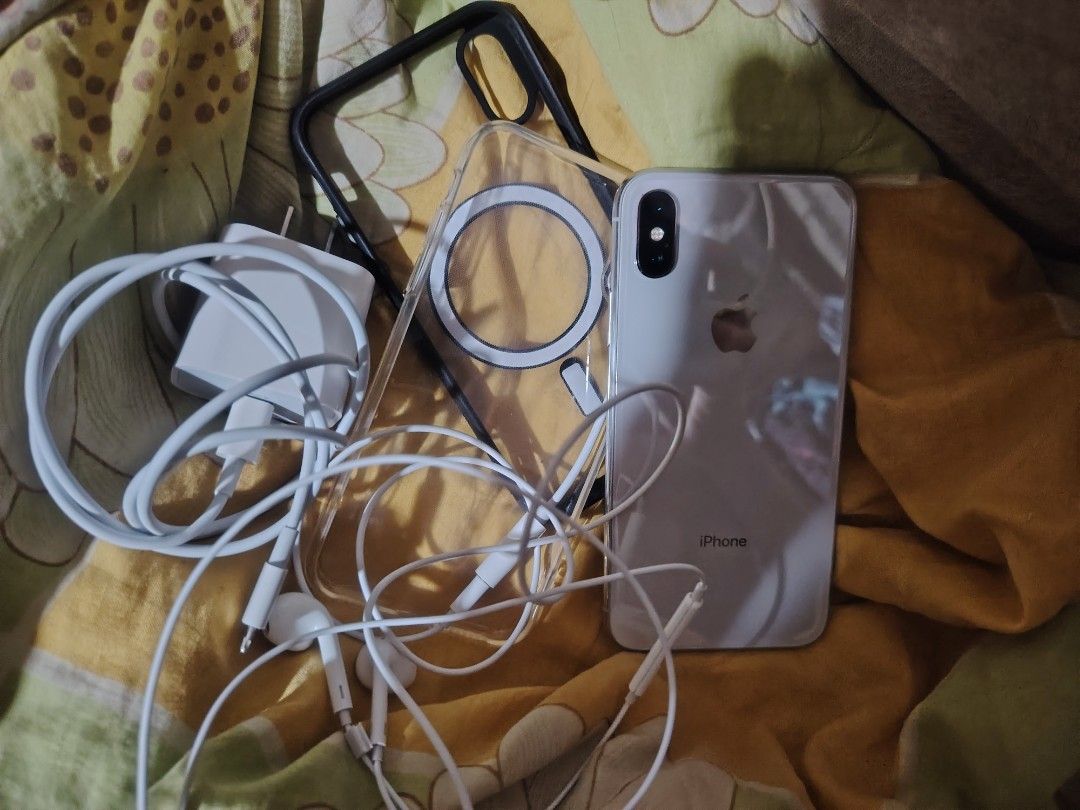 IPHONE X (256GB) (Category: Others) located in Manila. Submitted by matchamatc27845 (Listing ID 1471254450, Image 1). Description: TRUE TONE WORKING FACE ID WORKING OPENLINE (WORKING ALL NETWORK/SIM) CLEAR CAMERAS 100% Battery Health with Charger & Phone Case Pre installed tempered glass.
