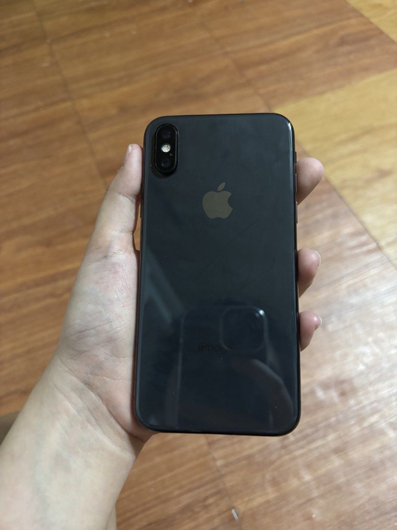 iPhone XS - 256GB (Category: iPhone X Series) located in Imus. Submitted by k.stuff (Listing ID 1471258938, Image 2). Description: iPhone XS - 256 gb -Nego -No scratches and makinis pa. -Issue lang is medj shaky na yung back cam and no face ID. -Battery was replaced. .