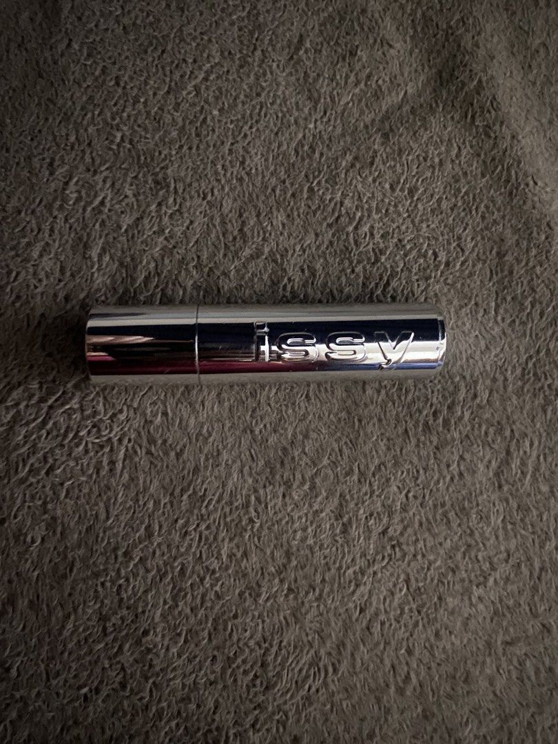 Issy lip satin bullet - Deco (Category: Makeup) located in Manila. Submitted by yanyan1904m (Listing ID 1471231032, Image 1). Description: Used Swatch Only.