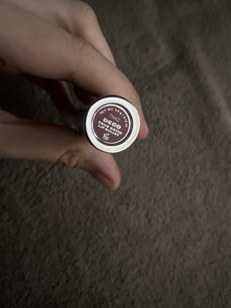 Issy lip satin bullet - Deco (Category: Makeup) located in Manila. Submitted by yanyan1904m (Listing ID 1471231032, Image 2). Description: Used Swatch Only.
