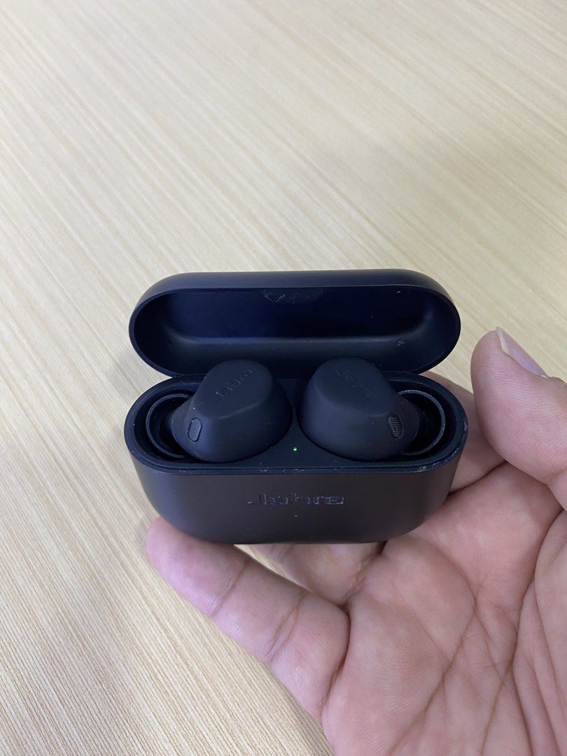 Jabra elite 8 active Authentic original (Category: Earphones) located in Quezon City. Submitted by laine_191704 (Listing ID 1471236133, Image 2). Description: Jabra elite 8 active Authentic original Bought in Australia Dm for more details thank you .