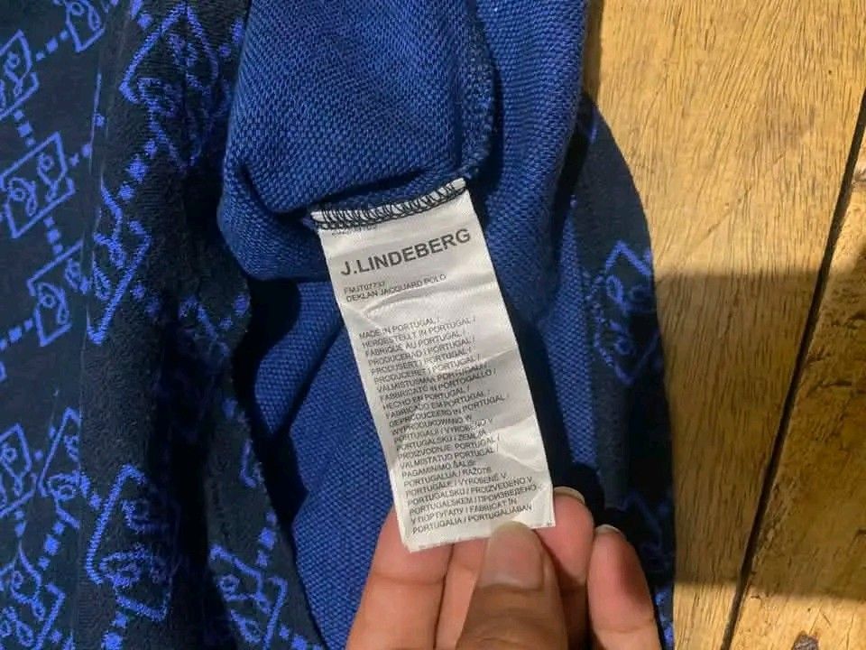 j.lindeberg AOP POLO SHIRT (Category: Luxury Apparel) located in Aurora. Submitted by originthrifting (Listing ID 1471237078, Image 3). Description: Ganda Neto guys pang personal niyo may minimal collarline lang since it on fold Siya di na makikita pag sinoot Yung line sa collar .. slight lang namn solid parin Ng piece na to.