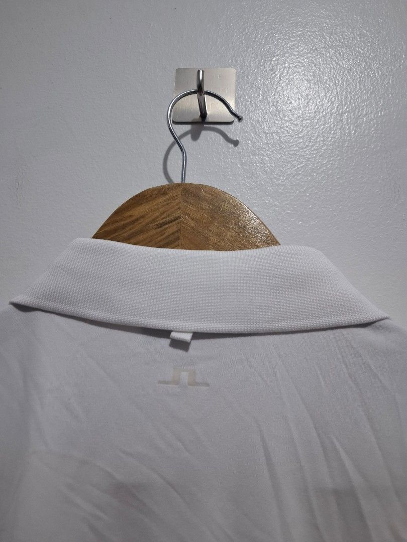 j.lindeberg size med (Category: Tshirts & Polo Shirts ) located in Tarlac. Submitted by christopher.24 (Listing ID 1471170223, Image 3). Description: excellent condition legit.