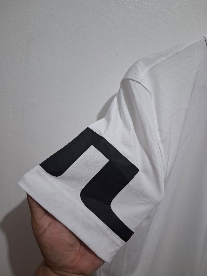 j.lindeberg size med (Category: Tshirts & Polo Shirts ) located in Tarlac. Submitted by christopher.24 (Listing ID 1471170223, Image 2). Description: excellent condition legit.