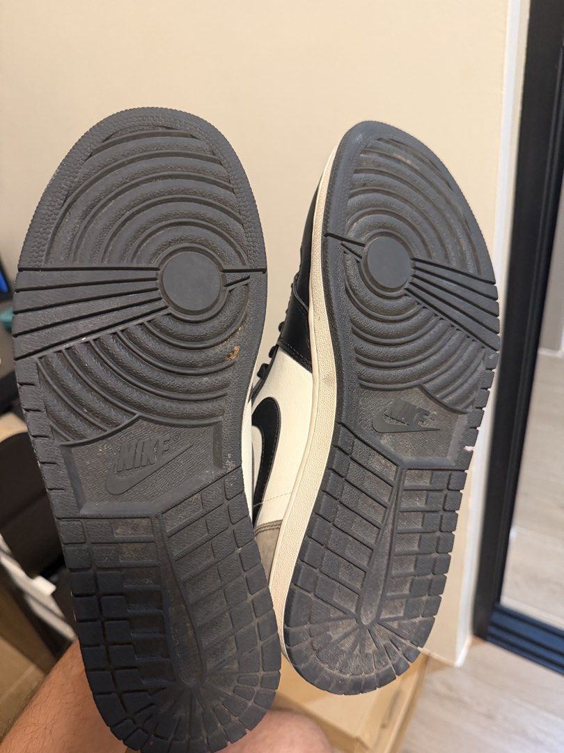 Jordan 1 High Mocha (Category: Sneakers) located in Las Pinas. Submitted by stealclothingsph (Listing ID 1471280319, Image 2). Description: Size 10.5 Pair only 2k only Muntinlupa.