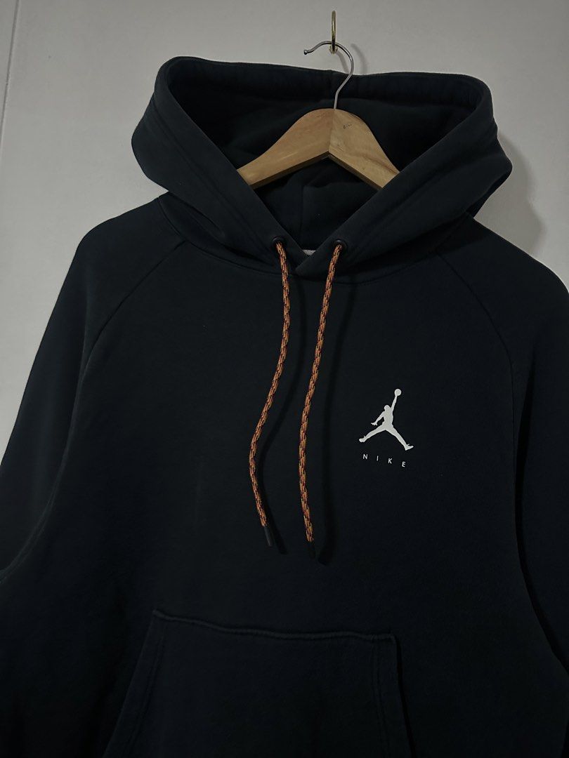Jordan hoodie (Category: Coats, Jackets and Outerwear) located in Las Pinas. Submitted by archimedes.joaquin (Listing ID 1471264871, Image 3). Description: Excellent condition Charcoal black Sz L-XL 23” width 28” length No issue Authentic.