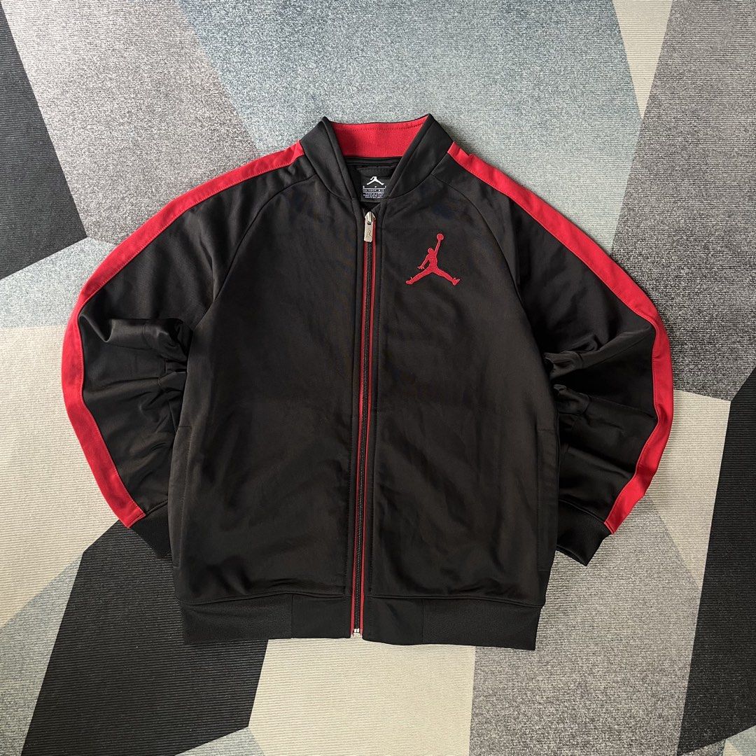 Jordan Track Jacket (Category: Babies & Kids Fashion) located in Paranaque City. Submitted by mackraven260159 (Listing ID 1471201953, Image 1). Description: 17 x 22 Youth Small Authentic/Legit.