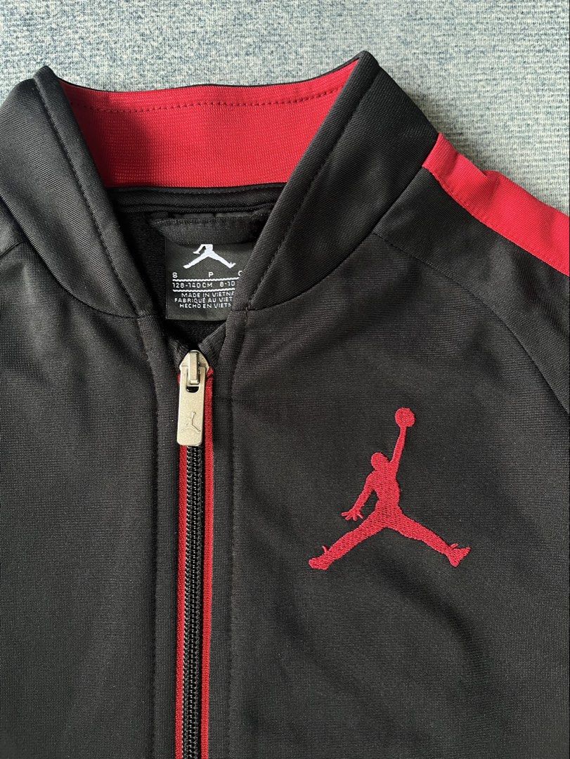 Jordan Track Jacket (Category: Babies & Kids Fashion) located in Paranaque City. Submitted by mackraven260159 (Listing ID 1471201953, Image 2). Description: 17 x 22 Youth Small Authentic/Legit.