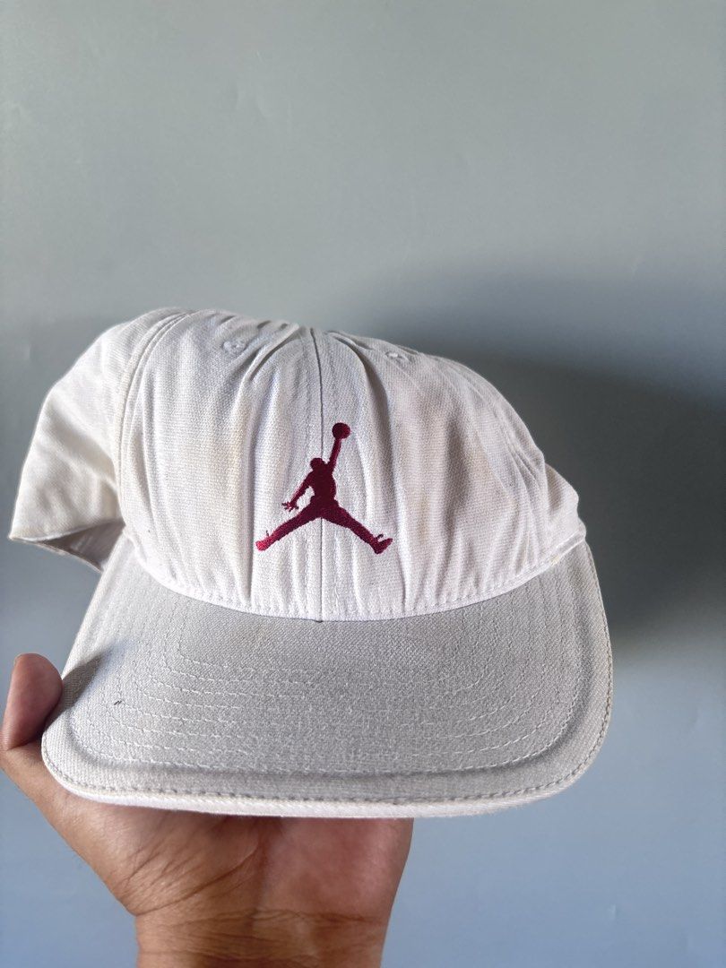 Jordan Vintage Close Cap (Category: Caps & Hats) located in Taguig. Submitted by nardselect (Listing ID 1471144014, Image 1). Description: Jordan Vintage Close Cap Size: xl Issue: Loose Garter, need wash, Need Reblock.