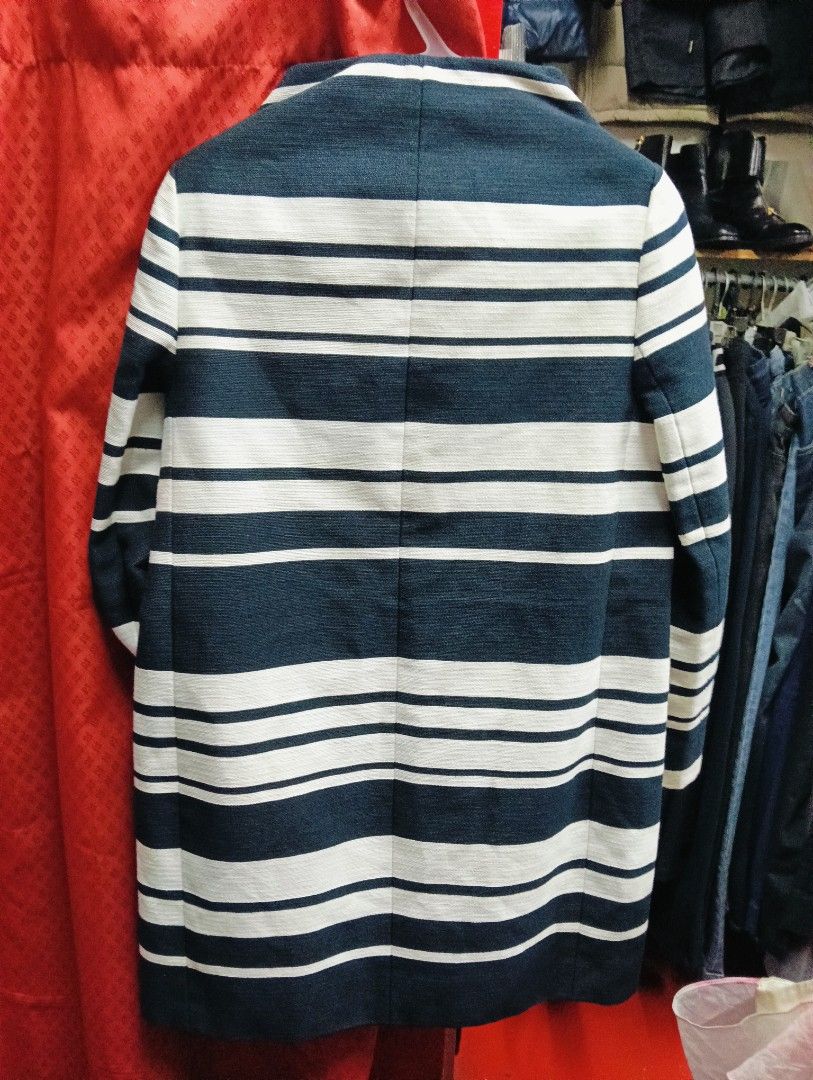 Kate spade (Category: Luxury Apparel) located in Manila. Submitted by ritzselect26 (Listing ID 1471189835, Image 2). Description: kate spade cape stripe etta coat almost new size 2 on tag width-18.5" lenght-32" sleeve-23".