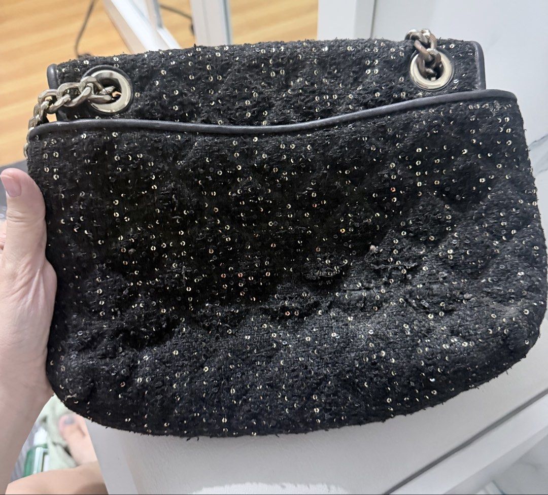 Kate Spade Natalia Sequin Tweed Medium Flap Bag (Category: Shoulder Bags) located in Manila. Submitted by prelovedbygayle (Listing ID 1471284506, Image 3). Description: • Material: Crafted from a luxury black tweed fabric woven with shimmering black and gold sequins arranged in a quilted diamond pattern. • Hardware: Equipped with a gold-tone metal turn-lock closure on the front flap, centered with a decorative domed element. • Strap Details: Outf