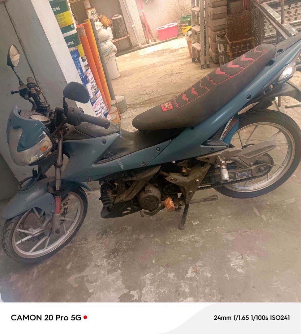 Kawasaki motorcycle (Category: Motorbikes for Sale) located in Pasig City. Submitted by jessifranx (Listing ID 1471155927, Image 1). Description: rarely used.