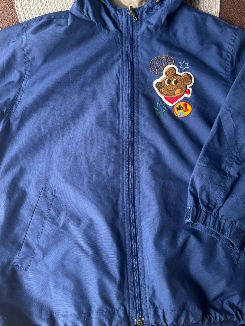 Kids Windbreaker Jacket 6-7Y (Category: Babies & Kids Fashion) located in Quezon City. Submitted by theentreprenurse (Listing ID 1471288840, Image 2). Description: 𝘼𝙐𝙏𝙊 𝙋𝘼𝙎𝙎 𝙏𝙊 𝙇𝙊𝙒 𝘽𝘼𝙇𝙇𝙀𝙍𝙎 📣 ʙʀᴀɴᴅ: miki house ꜱɪᴢᴇ: 6-7Y ᴍᴏᴘ: ɢᴄᴀꜱʜ issue: pen mark on right chest area see 2nd photo ꜱʜɪᴘᴘɪɴɢ 🛒 (NO RUSH. I'm a working momma :) ) ▪︎ꜰʟᴀꜱʜ ᴇxᴘʀᴇꜱꜱ | J&T ▪︎ʟᴀʟᴀᴍᴏᴠᴇ|ɢʀᴀʙ ~ 𝚃𝚑𝚎𝚜𝚎 𝚌𝚕𝚘𝚝𝚑𝚎𝚜 𝚊𝚛𝚎 𝚊𝚕𝚛𝚎𝚊𝚍𝚢 𝚠𝚊𝚜𝚑𝚎𝚍.