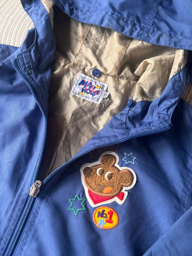 Kids Windbreaker Jacket 6-7Y (Category: Babies & Kids Fashion) located in Quezon City. Submitted by theentreprenurse (Listing ID 1471288840, Image 3). Description: 𝘼𝙐𝙏𝙊 𝙋𝘼𝙎𝙎 𝙏𝙊 𝙇𝙊𝙒 𝘽𝘼𝙇𝙇𝙀𝙍𝙎 📣 ʙʀᴀɴᴅ: miki house ꜱɪᴢᴇ: 6-7Y ᴍᴏᴘ: ɢᴄᴀꜱʜ issue: pen mark on right chest area see 2nd photo ꜱʜɪᴘᴘɪɴɢ 🛒 (NO RUSH. I'm a working momma :) ) ▪︎ꜰʟᴀꜱʜ ᴇxᴘʀᴇꜱꜱ | J&T ▪︎ʟᴀʟᴀᴍᴏᴠᴇ|ɢʀᴀʙ ~ 𝚃𝚑𝚎𝚜𝚎 𝚌𝚕𝚘𝚝𝚑𝚎𝚜 𝚊𝚛𝚎 𝚊𝚕𝚛𝚎𝚊𝚍𝚢 𝚠𝚊𝚜𝚑𝚎𝚍.