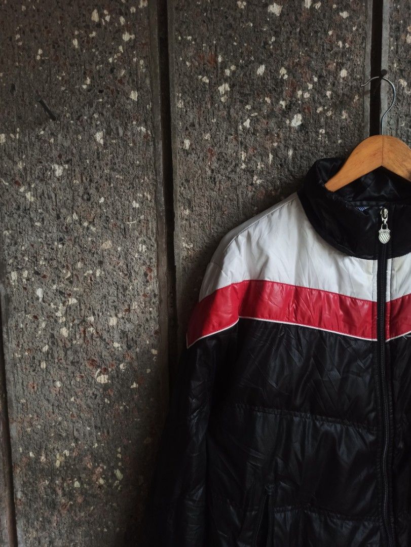 K-Swiss Puffer Jacket (Category: Coats, Jackets and Outerwear) located in Baybay. Submitted by thrift_thrift_langg (Listing ID 1471119302, Image 3). Description: K-Swiss Puffer Jacket W- 23 L- 28 Color rate: 10/10 Issue: Not working zipper pocket Very Good Condition - Size: Large - XL - Need Wash.