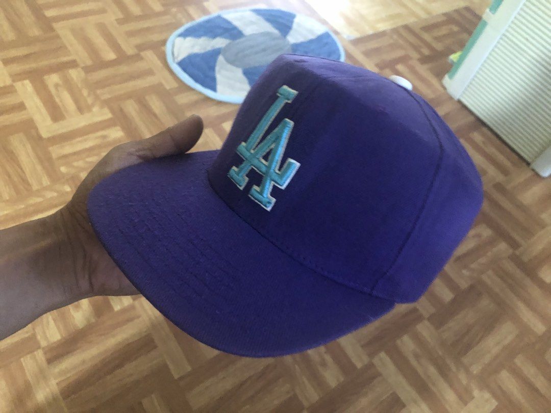 LA cap (Category: Caps & Hats) located in San Jose. Submitted by palaboy0728 (Listing ID 1471223225, Image 2). Description: .