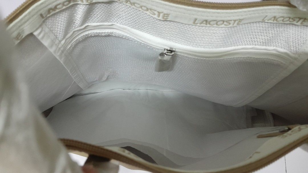 Lacoste Large Tote Bag (Category: Shoulder Bags) located in Victoria. Submitted by wearnsel (Listing ID 1471134822, Image 3). Description: Lacoste Concept Large Tote Bag 💯 Original Brandnew P6,450 Items from Australia DISCLAIMER: We are not affiliated with any of the brands mentioned in our post. All copyrights are solely of the original brand owner..