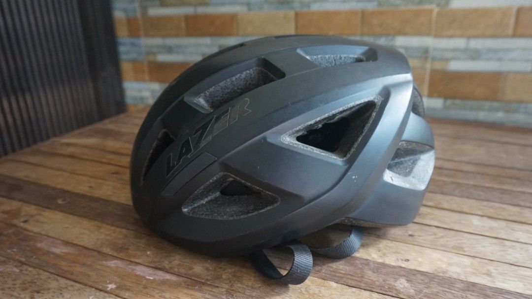 Lazer Tonic Matte Black Cycling Helmet (Category: Bicycles) located in Calamba. Submitted by brightwhale_eb66da (Listing ID 1471150891, Image 1). Description: DECLUTTERING SALE (RFS: Moving abroad) - Brand: Lazer Tonic (ORIGINAL) - Color: Matte Black -Size: 55-59CM (Medium 270g) - Safety: KinetiCore protection technology - Ventilation: Multiple vents for steady airflow - Fit: Adjustable back dial system with secure straps and buckle - Condition: 